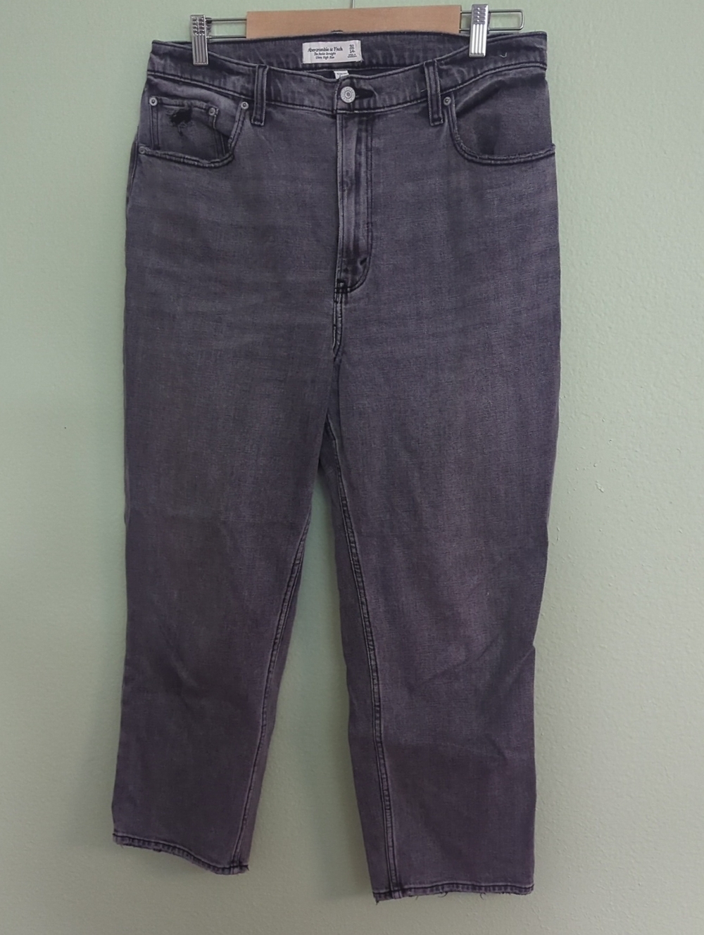 Abercrombie & Fitch Women's Washed Charcoal Cropped Jeans